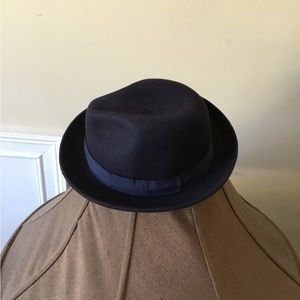 Mens short brim wool hat